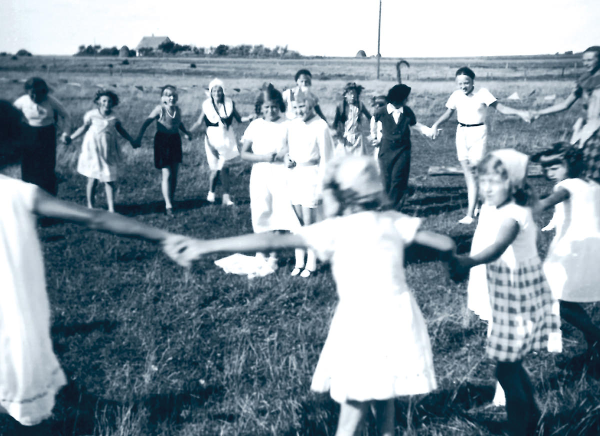 Kindererholungsheim Föhr - tanzende Kinder